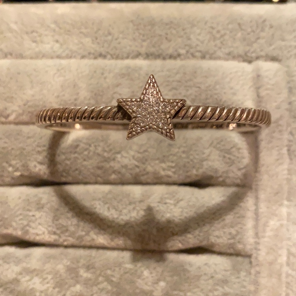 Sine your own light silver star bracelet
